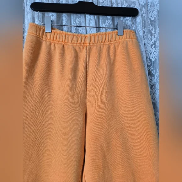 TNA Mega Cozy Sweatpants – XS – Soft Fleece Joggers - Picture 4 of 11